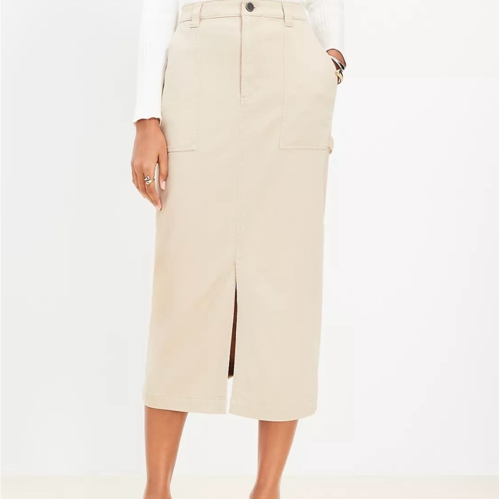 New LOFT long khaki pencil skirt size 2 cream